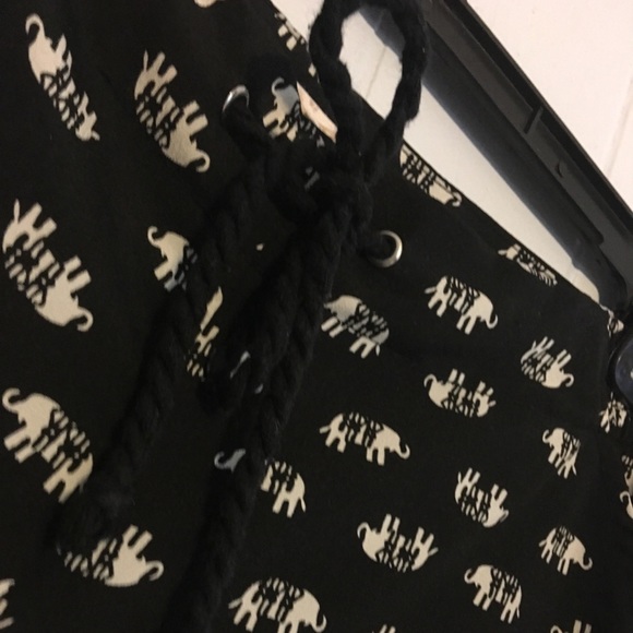 Elephant print jogger style pants - Picture 4 of 8